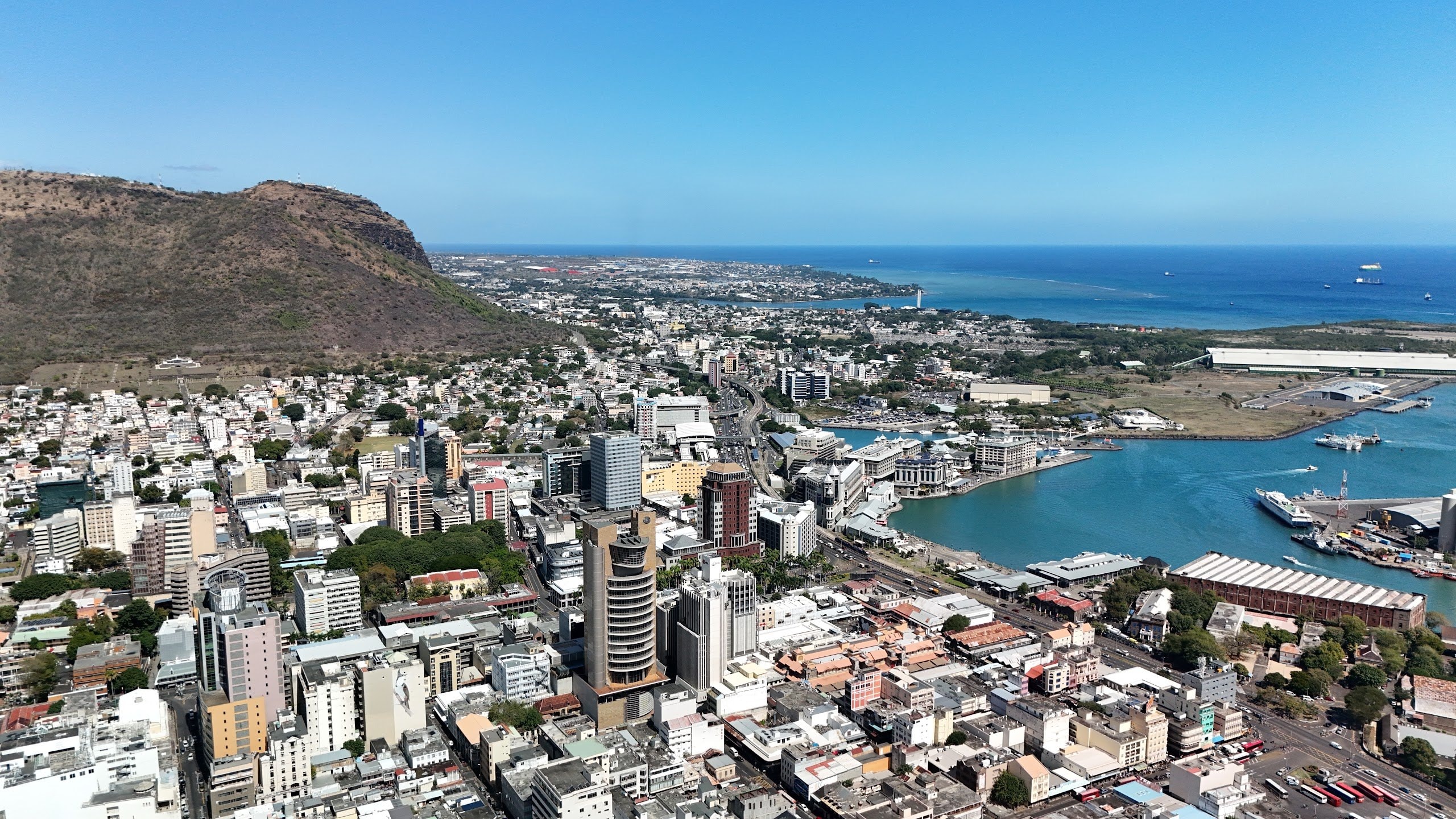 Commercial for sale in Port-Louis — photo 1 of 6